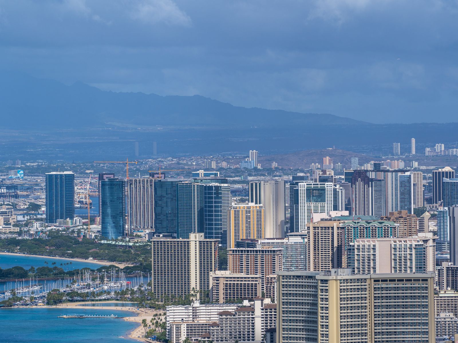 Honolulu skyline and waikiki - equipment leasing in hawaii